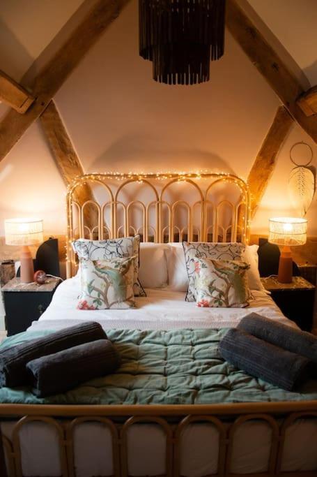 The Cart House - Beautiful Contemporary Barn - Hot Tub Apartment Bridgnorth Exterior photo